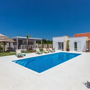 https://vila-gallo.hotelinzadar.com